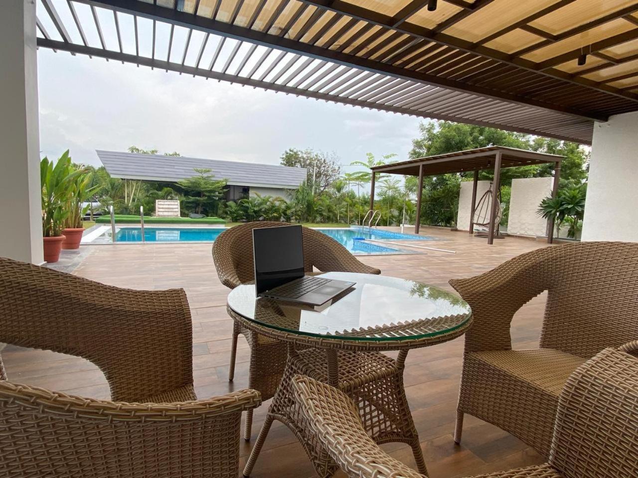 V R Farms Exotic Villa Venkatāpur Exteriör bild